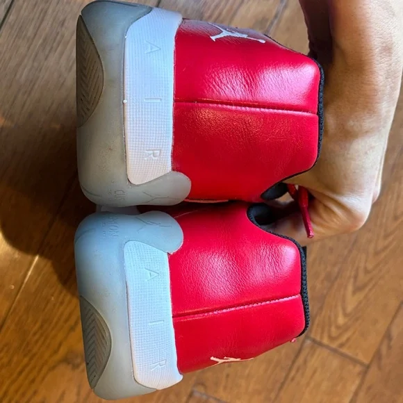 Nike Air Jordan 11 Mids Red size 11 like new - Picture 6 of 16